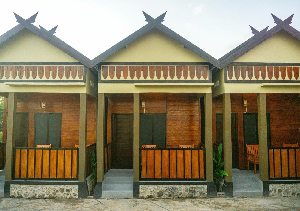 Grand Khalifah Guesthouse Sumbawa Exterior foto