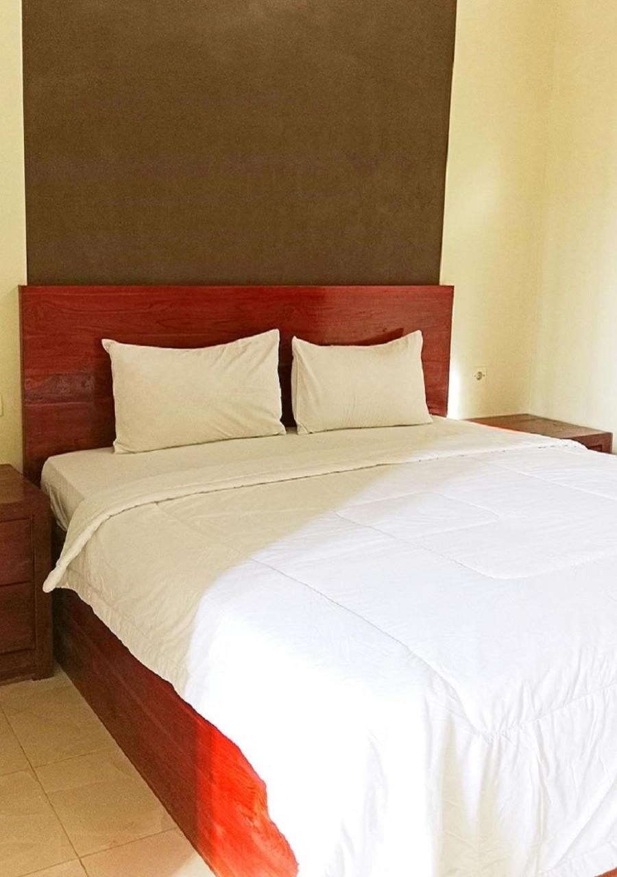Grand Khalifah Guesthouse Sumbawa Exterior foto