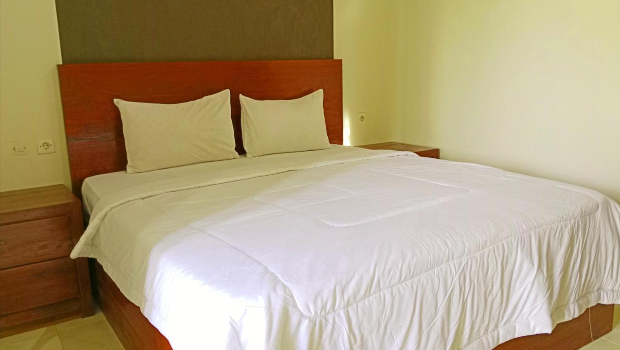 Grand Khalifah Guesthouse Sumbawa Exterior foto