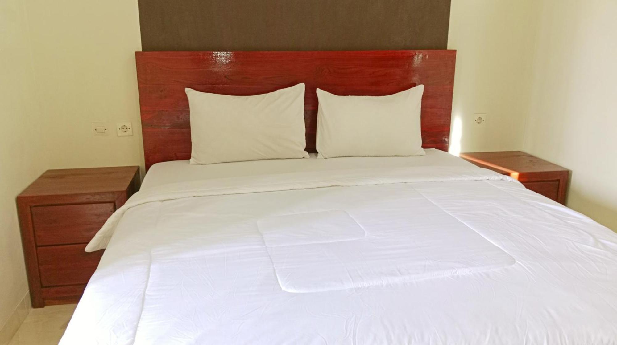 Grand Khalifah Guesthouse Sumbawa Exterior foto