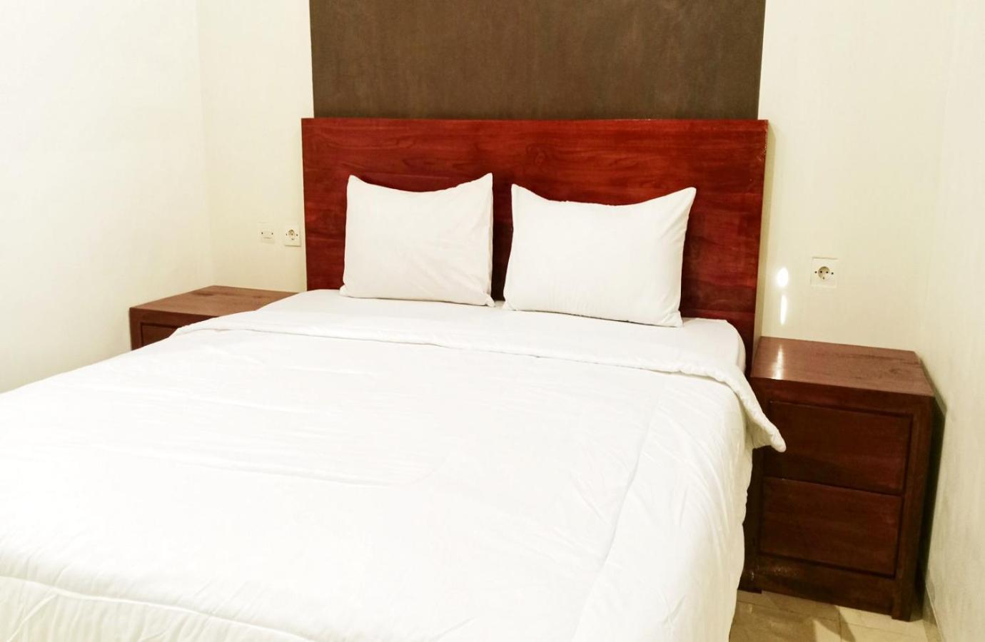 Grand Khalifah Guesthouse Sumbawa Exterior foto